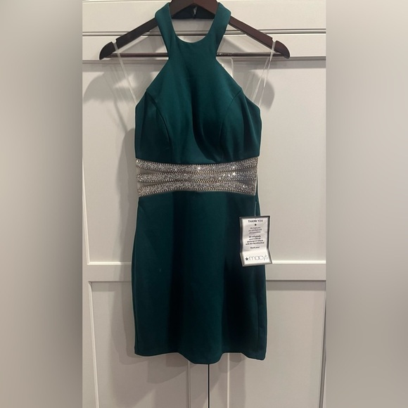 SPEECHLESS green stretch knit halter neck dress with beaded waist Sz. 3 NWT - Picture 2 of 9